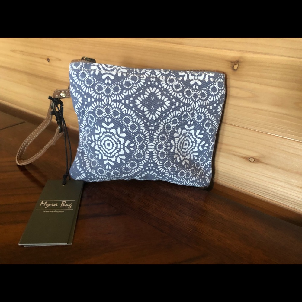Myra wristlet/pouch NWT
